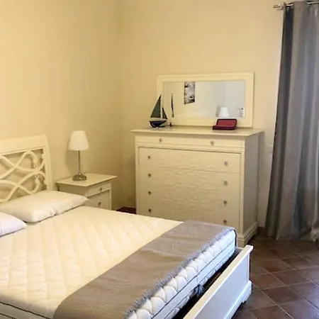 Villa Seafront In With Private Jacuzzi Cefalu