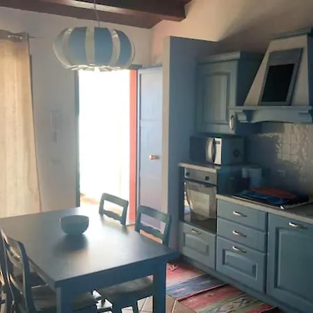 Villa Seafront In With Private Jacuzzi Cefalu