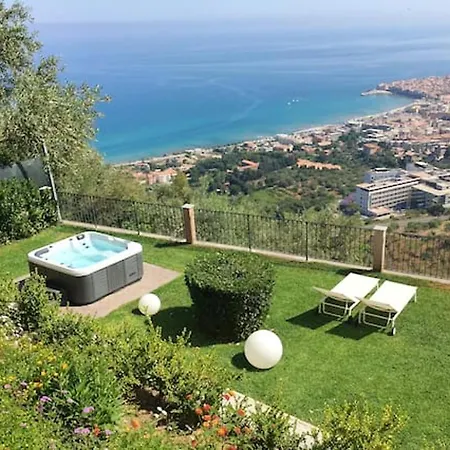 Seafront In With Private Jacuzzi Villa